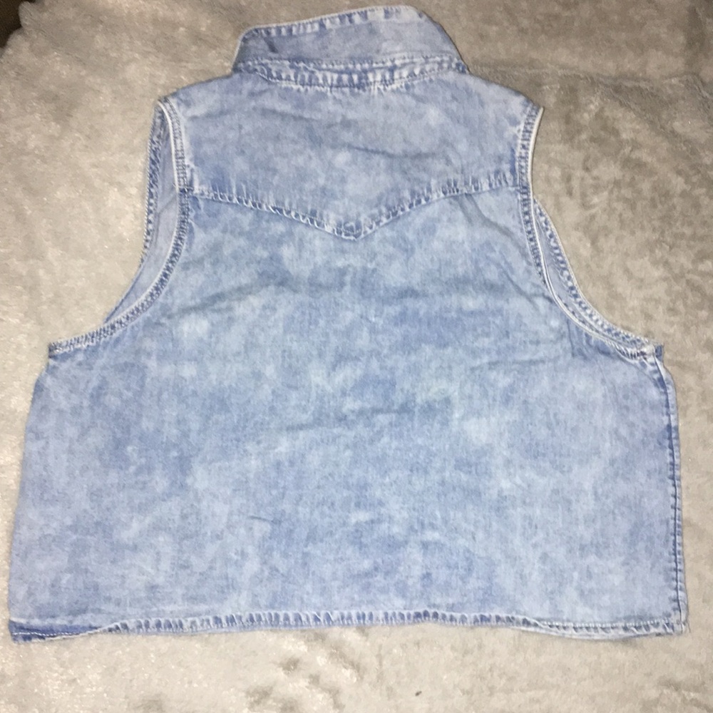 Button down crop top - Picture 3 of 3